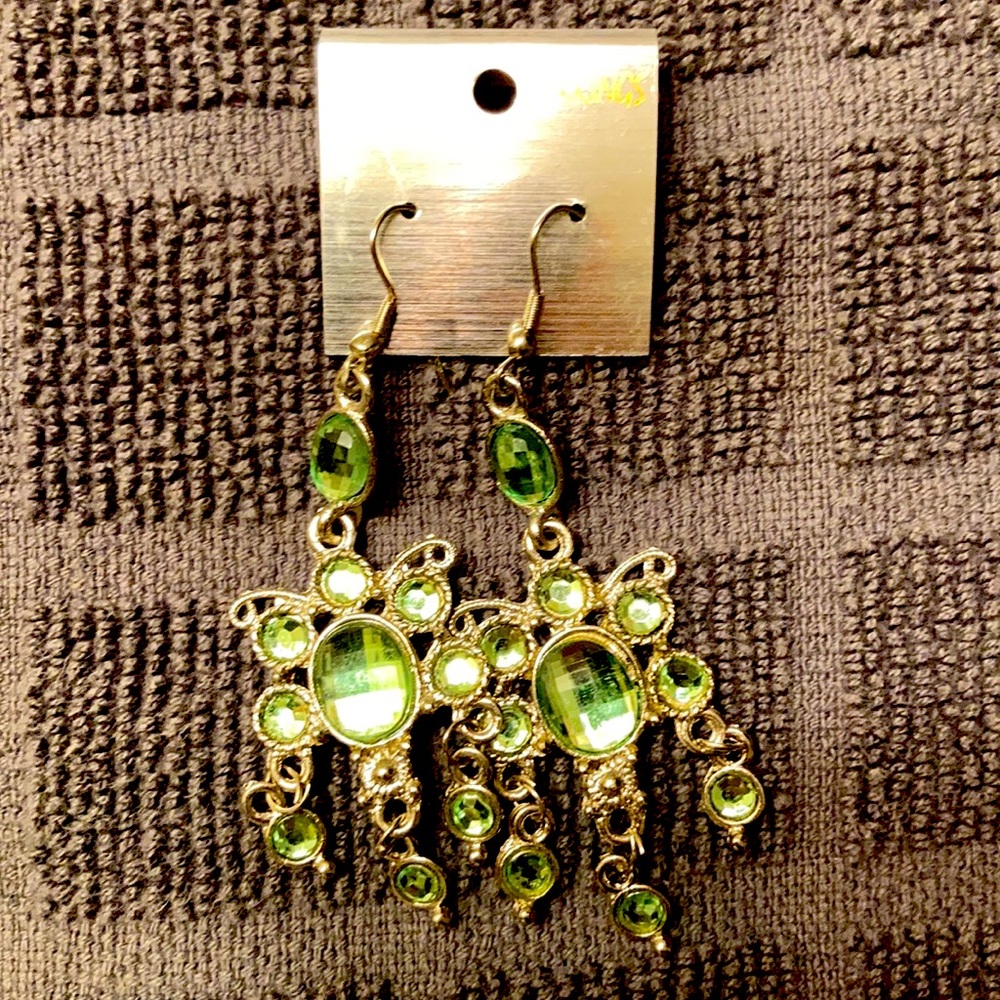 NWT! Green chandelier earrings